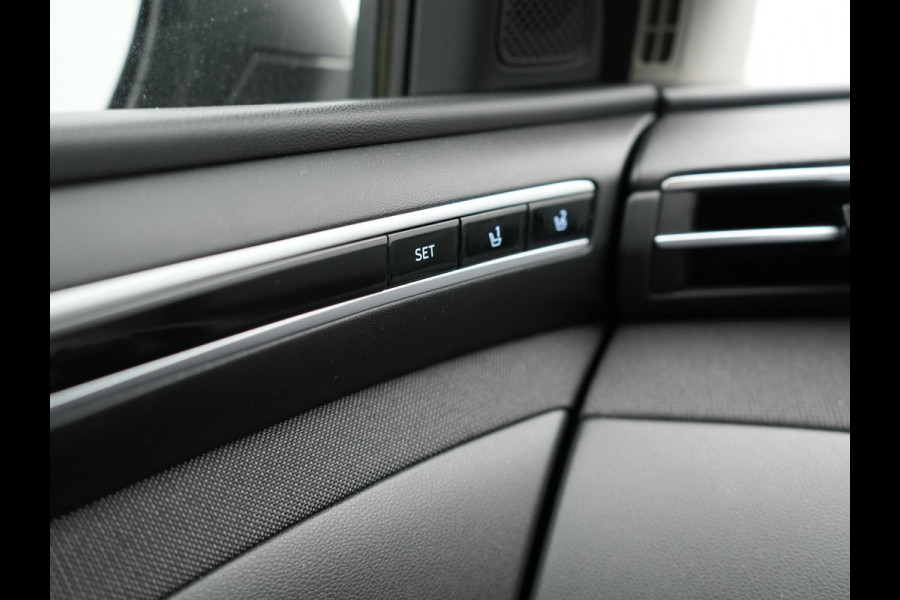 Hyundai Tucson T-GDI Premium 4WD Plug In Hybrid 265pk Dealer O.H PHEV | Adaptive Cruise | 360 Camera | Apple Carplay | Lederen Sportstoelen Ventilatie & Verwarmd | Pilot Assist | Blis | Navigatie | Virtual | DAB |