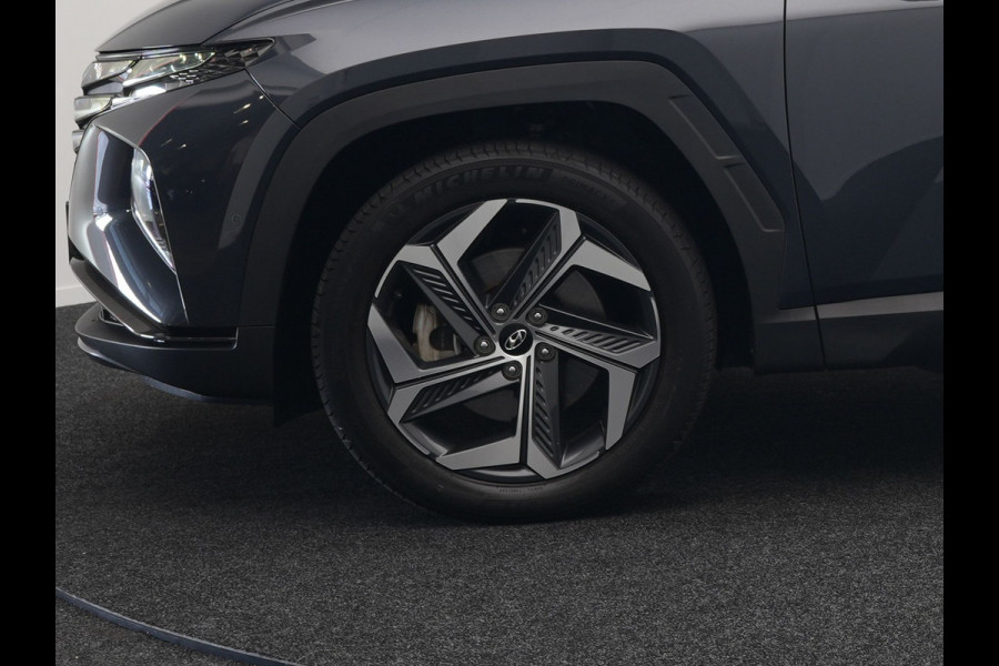 Hyundai Tucson T-GDI Premium 4WD Plug In Hybrid 265pk Dealer O.H PHEV | Adaptive Cruise | 360 Camera | Apple Carplay | Lederen Sportstoelen Ventilatie & Verwarmd | Pilot Assist | Blis | Navigatie | Virtual | DAB |