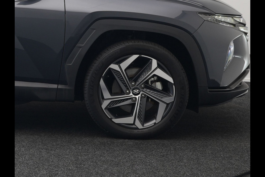 Hyundai Tucson T-GDI Premium 4WD Plug In Hybrid 265pk Dealer O.H PHEV | Adaptive Cruise | 360 Camera | Apple Carplay | Lederen Sportstoelen Ventilatie & Verwarmd | Pilot Assist | Blis | Navigatie | Virtual | DAB |