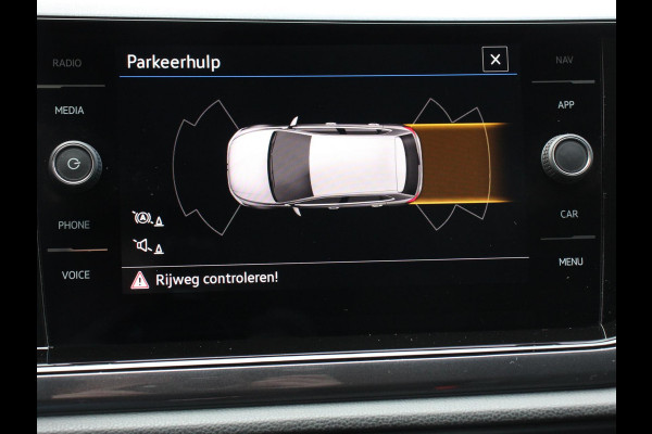 Volkswagen Polo 1.0 TSI DSG Highline 110Pk Navigatie Adaptive Cruise Control Parkeersensoren Voor + Achter Privacy Glass