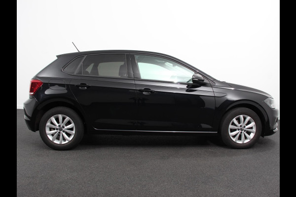 Volkswagen Polo 1.0 TSI DSG Highline 110Pk Navigatie Adaptive Cruise Control Parkeersensoren Voor + Achter Privacy Glass