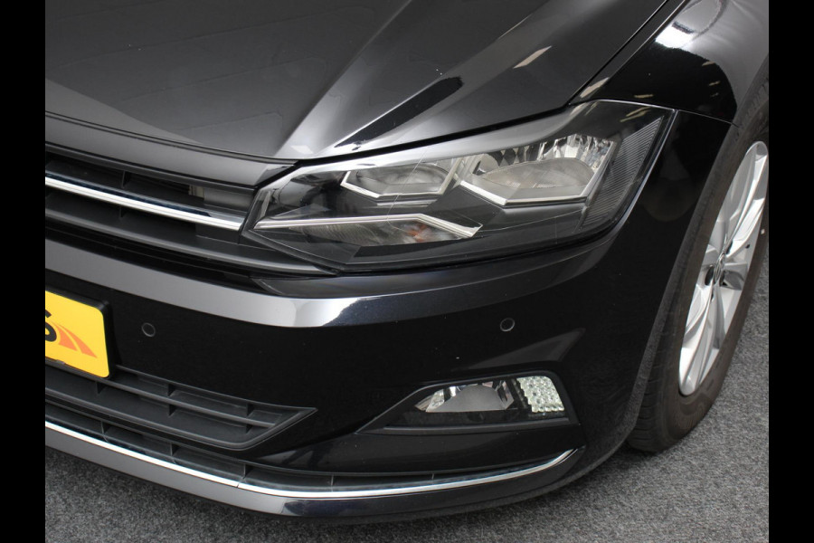 Volkswagen Polo 1.0 TSI DSG Highline 110Pk Navigatie Adaptive Cruise Control Parkeersensoren Voor + Achter Privacy Glass