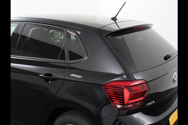 Volkswagen Polo 1.0 TSI DSG Highline 110Pk Navigatie Adaptive Cruise Control Parkeersensoren Voor + Achter Privacy Glass