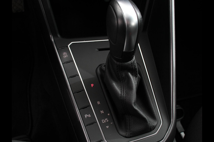 Volkswagen Polo 1.0 TSI DSG Highline 110Pk Navigatie Adaptive Cruise Control Parkeersensoren Voor + Achter Privacy Glass