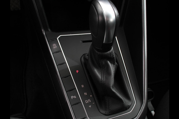 Volkswagen Polo 1.0 TSI DSG Highline 110Pk Navigatie Adaptive Cruise Control Parkeersensoren Voor + Achter Privacy Glass