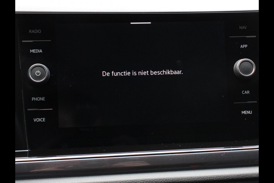Volkswagen Polo 1.0 TSI DSG Highline 110Pk Navigatie Adaptive Cruise Control Parkeersensoren Voor + Achter Privacy Glass