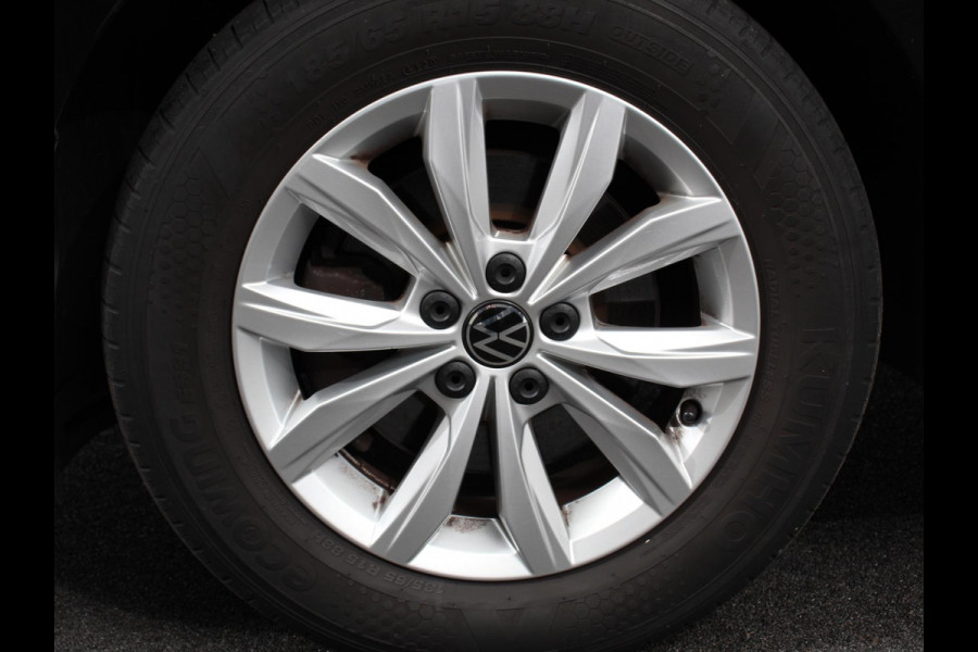 Volkswagen Polo 1.0 TSI DSG Highline 110Pk Navigatie Adaptive Cruise Control Parkeersensoren Voor + Achter Privacy Glass
