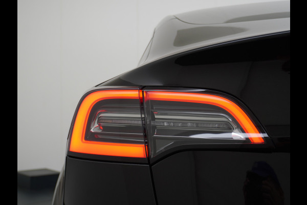 Tesla Model 3 Long Range AWD 75kWh 463PK Trekhaak 19" Ivory FSD-3 Computer Premium Audio AutoPilot Panoramadak Camera's Leer Adaptive-Cruise-C 4WD Stoel en achterbank verwarming Elektr.Stoelen+Memory+Easy-Entry WiFi Garantie op Accu tot 23-12-2027/192.000km