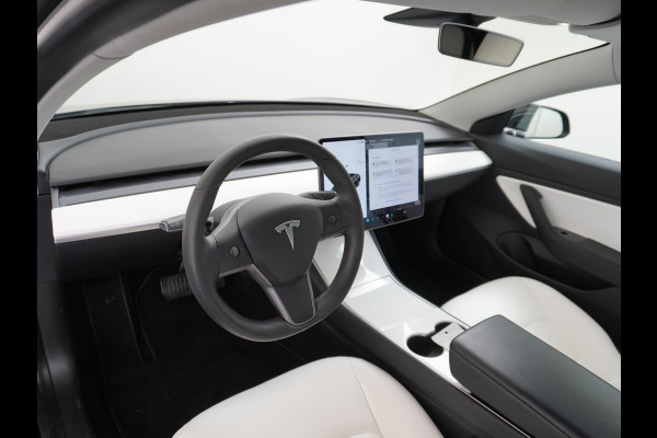 Tesla Model 3 Long Range AWD 75kWh 463PK Trekhaak 19" Ivory FSD-3 Computer Premium Audio AutoPilot Panoramadak Camera's Leer Adaptive-Cruise-C 4WD Stoel en achterbank verwarming Elektr.Stoelen+Memory+Easy-Entry WiFi Garantie op Accu tot 23-12-2027/192.000km