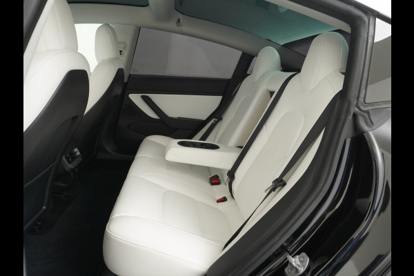 Tesla Model 3 Long Range AWD 75kWh 463PK Trekhaak 19" Ivory FSD-3 Computer Premium Audio AutoPilot Panoramadak Camera's Leer Adaptive-Cruise-C 4WD Stoel en achterbank verwarming Elektr.Stoelen+Memory+Easy-Entry WiFi Garantie op Accu tot 23-12-2027/192.000km