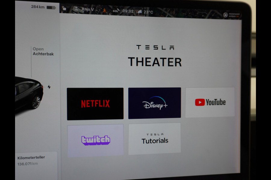 Tesla Model 3 Long Range AWD 75kWh 463PK Trekhaak 19" Ivory FSD-3 Computer Premium Audio AutoPilot Panoramadak Camera's Leer Adaptive-Cruise-C 4WD Stoel en achterbank verwarming Elektr.Stoelen+Memory+Easy-Entry WiFi Garantie op Accu tot 23-12-2027/192.000km