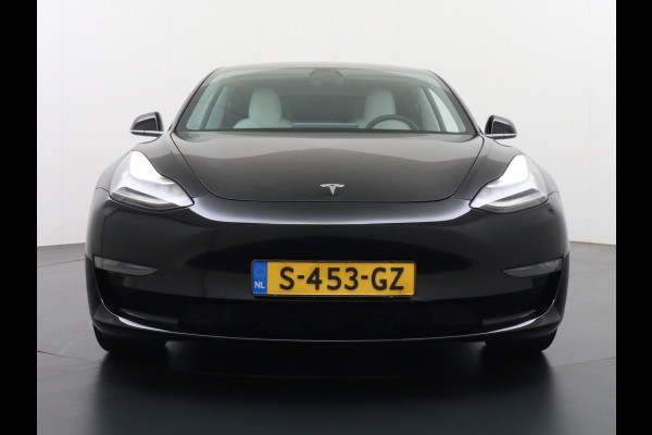 Tesla Model 3 Long Range AWD 75kWh 463PK Trekhaak 19" Ivory FSD-3 Computer Premium Audio AutoPilot Panoramadak Camera's Leer Adaptive-Cruise-C 4WD Stoel en achterbank verwarming Elektr.Stoelen+Memory+Easy-Entry WiFi Garantie op Accu tot 23-12-2027/192.000km