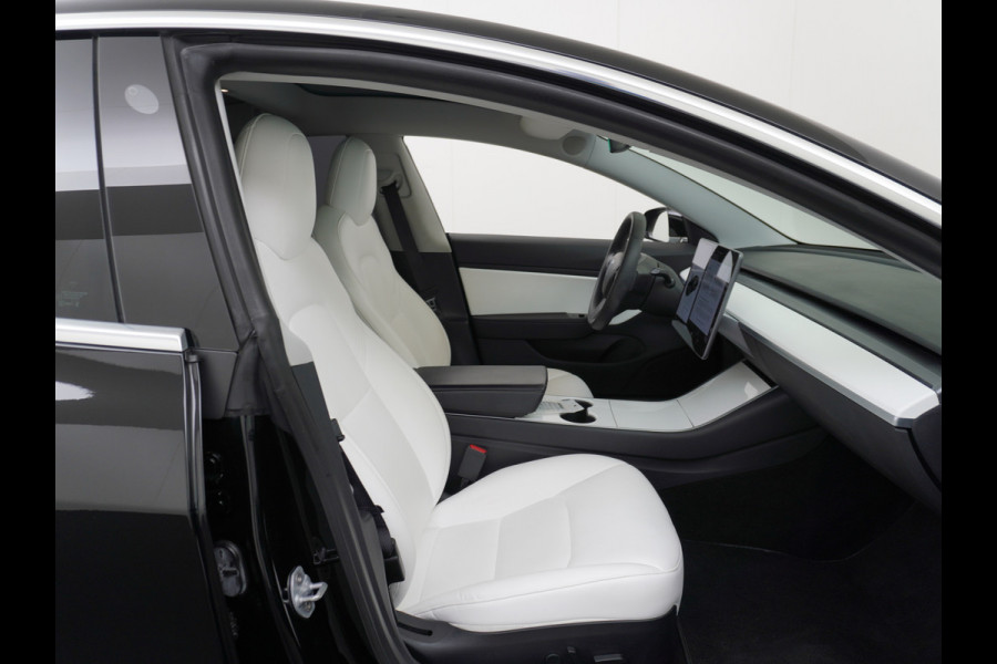 Tesla Model 3 Long Range AWD 75kWh 463PK Trekhaak 19" Ivory FSD-3 Computer Premium Audio AutoPilot Panoramadak Camera's Leer Adaptive-Cruise-C 4WD Stoel en achterbank verwarming Elektr.Stoelen+Memory+Easy-Entry WiFi Garantie op Accu tot 23-12-2027/192.000km