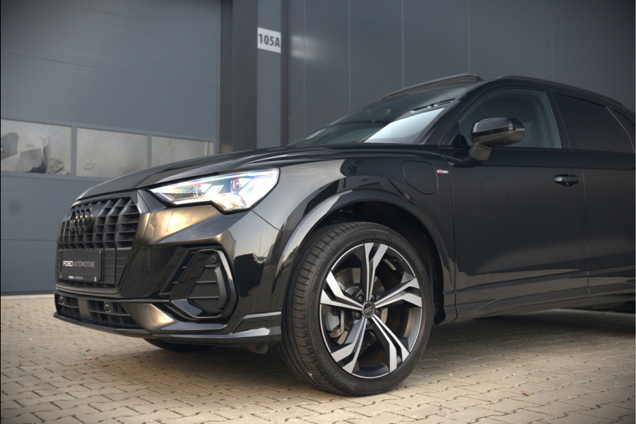 Audi Q3 45 TFSI e S edition | S-Line | Panoramadak | Sonos | Keyless | 360° Camera | Elek. Trekhaak | Matrix led | Dodehoekdetectie | BTW | Leer | Adaptive Cruise Control | Stoelverwarming | Elektrische Stoelen | Virtua