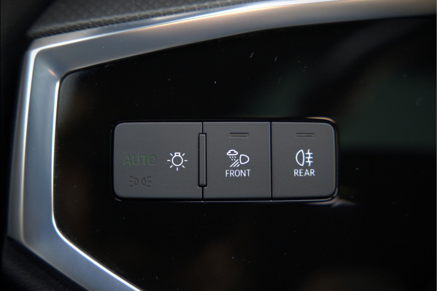 Audi Q3 45 TFSI e S edition | S-Line | Panoramadak | Sonos | Keyless | 360° Camera | Elek. Trekhaak | Matrix led | Dodehoekdetectie | BTW | Leer | Adaptive Cruise Control | Stoelverwarming | Elektrische Stoelen | Virtua