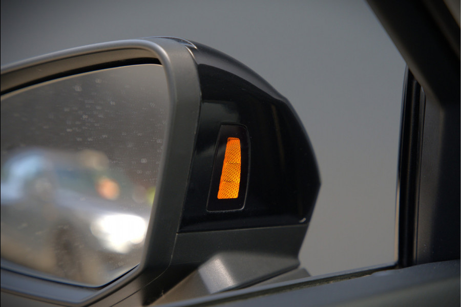 Audi Q3 45 TFSI e S edition | S-Line | Panoramadak | Sonos | Keyless | 360° Camera | Elek. Trekhaak | Matrix led | Dodehoekdetectie | BTW | Leer | Adaptive Cruise Control | Stoelverwarming | Elektrische Stoelen | Virtua