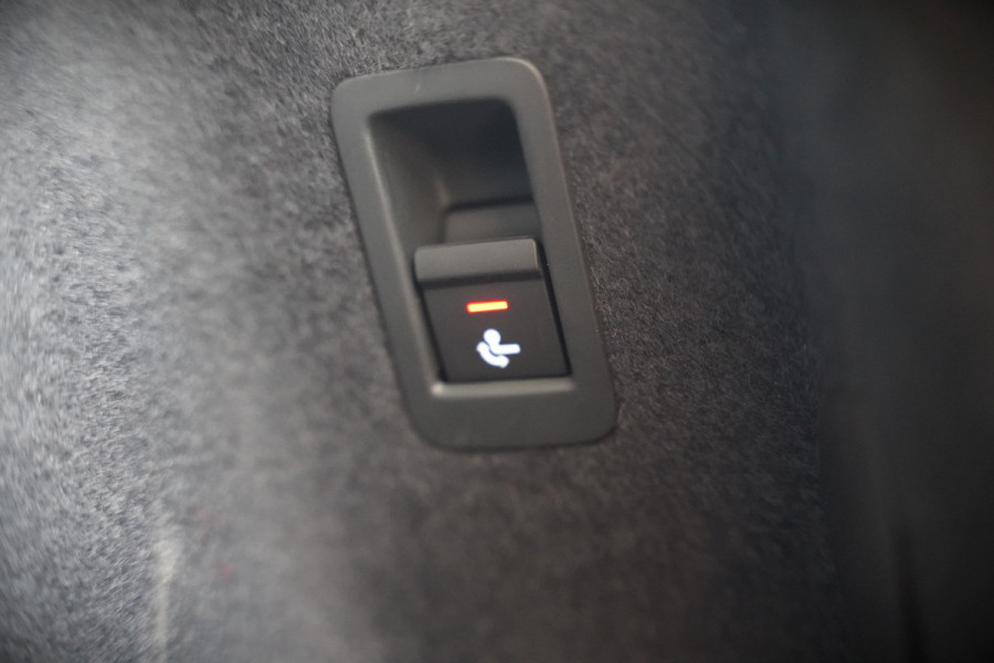 Audi Q3 45 TFSI e S edition | S-Line | Panoramadak | Sonos | Keyless | 360° Camera | Elek. Trekhaak | Matrix led | Dodehoekdetectie | BTW | Leer | Adaptive Cruise Control | Stoelverwarming | Elektrische Stoelen | Virtua