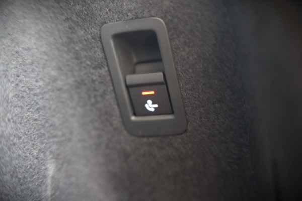 Audi Q3 45 TFSI e S edition | S-Line | Panoramadak | Sonos | Keyless | 360° Camera | Elek. Trekhaak | Matrix led | Dodehoekdetectie | BTW | Leer | Adaptive Cruise Control | Stoelverwarming | Elektrische Stoelen | Virtua