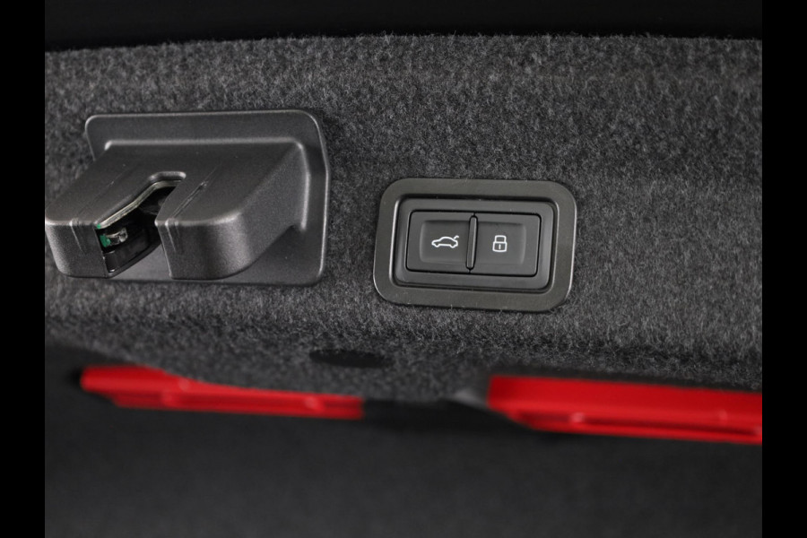 Audi A6 Limousine 50 TFSI e quattro S edition Audi A6 50 TFSI e quattro Business edition 300 pk Automaat (S-Tronic) | Panoramadak | Navigatie | Head-up display | Rondomzicht camera |