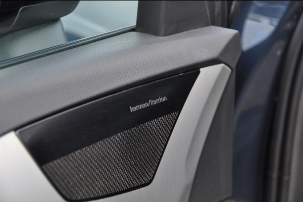 Volvo XC90 T8 390PK Automaat Recharge AWD R-Design / Adaptieve cruise control/ BLIS/ Luchtvering/ Trekhaak/ Harman Kardon Audio/ Apple carplay/ parkeersensoren met 360 Camera/ Elektrische achterklep/ Keyless/ Head up display