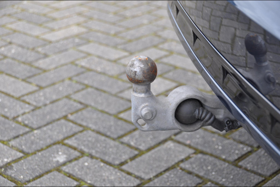 Volvo XC90 T8 390PK Automaat Recharge AWD R-Design / Adaptieve cruise control/ BLIS/ Luchtvering/ Trekhaak/ Harman Kardon Audio/ Apple carplay/ parkeersensoren met 360 Camera/ Elektrische achterklep/ Keyless/ Head up display