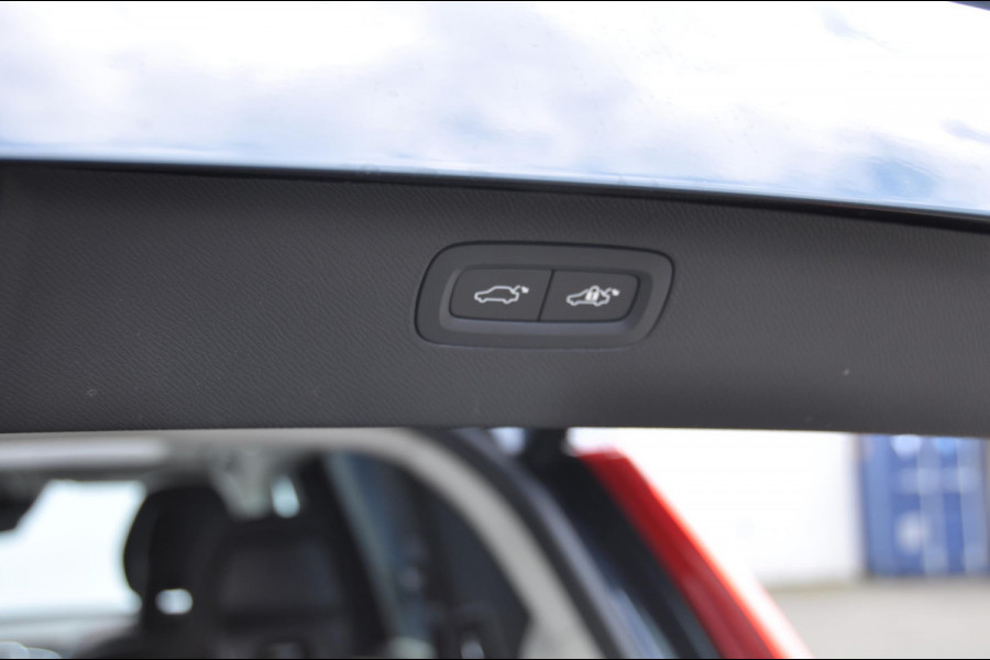 Volvo XC90 T8 390PK Automaat Recharge AWD R-Design / Adaptieve cruise control/ BLIS/ Luchtvering/ Trekhaak/ Harman Kardon Audio/ Apple carplay/ parkeersensoren met 360 Camera/ Elektrische achterklep/ Keyless/ Head up display