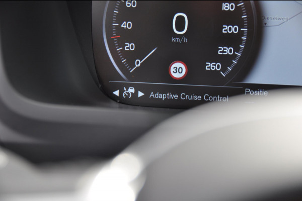 Volvo XC90 T8 390PK Automaat Recharge AWD R-Design / Adaptieve cruise control/ BLIS/ Luchtvering/ Trekhaak/ Harman Kardon Audio/ Apple carplay/ parkeersensoren met 360 Camera/ Elektrische achterklep/ Keyless/ Head up display