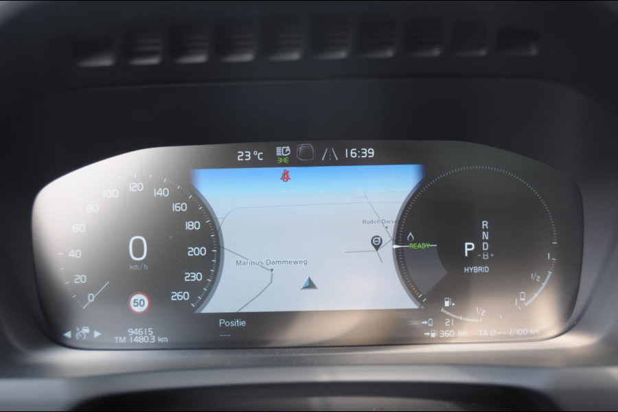 Volvo XC90 T8 390PK Automaat Recharge AWD R-Design / Adaptieve cruise control/ BLIS/ Luchtvering/ Trekhaak/ Harman Kardon Audio/ Apple carplay/ parkeersensoren met 360 Camera/ Elektrische achterklep/ Keyless/ Head up display