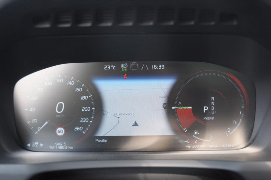 Volvo XC90 T8 390PK Automaat Recharge AWD R-Design / Adaptieve cruise control/ BLIS/ Luchtvering/ Trekhaak/ Harman Kardon Audio/ Apple carplay/ parkeersensoren met 360 Camera/ Elektrische achterklep/ Keyless/ Head up display