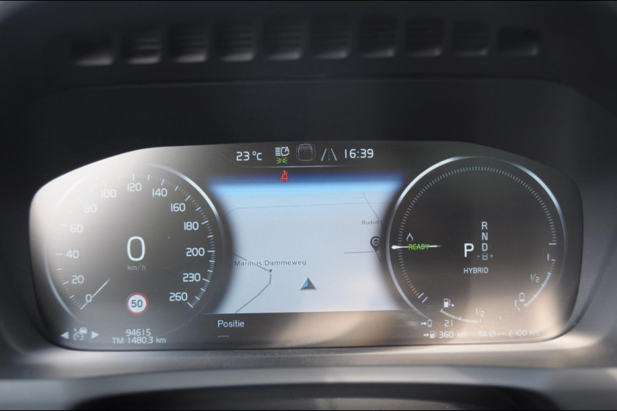 Volvo XC90 T8 390PK Automaat Recharge AWD R-Design / Adaptieve cruise control/ BLIS/ Luchtvering/ Trekhaak/ Harman Kardon Audio/ Apple carplay/ parkeersensoren met 360 Camera/ Elektrische achterklep/ Keyless/ Head up display