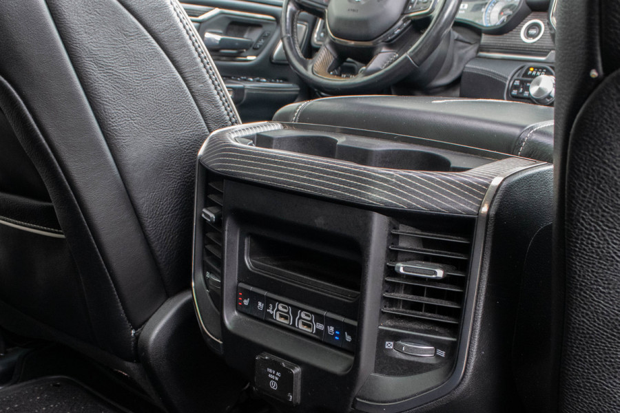 Dodge Ram 1500 5.7 V8 4x4 Crew Cab Limited / Luchtvering/ Virtual Cockpit/ Active ventilatie/ Trekhaak/ Panoramadak/ 296kW (402PK)