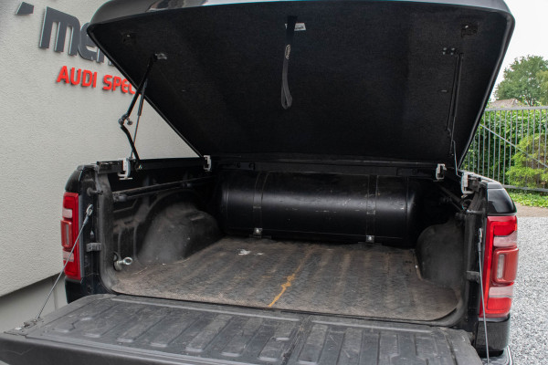 Dodge Ram 1500 5.7 V8 4x4 Crew Cab Limited / Luchtvering/ Virtual Cockpit/ Active ventilatie/ Trekhaak/ Panoramadak/ 296kW (402PK)
