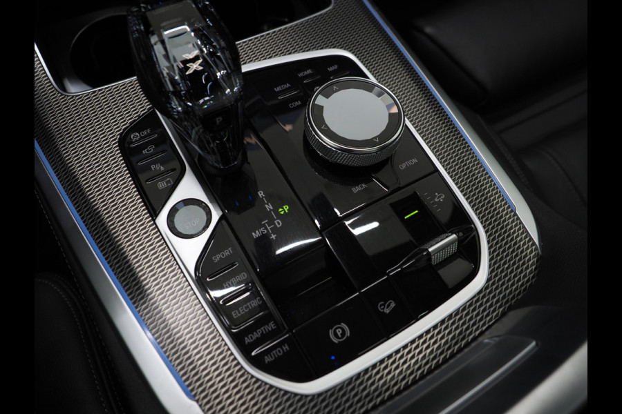 BMW X5 xDrive45e M-Sport Shadow | Panoramadak | Luchtvering | Trekhaak | Harman/Kardon | 360 | LaserLED
