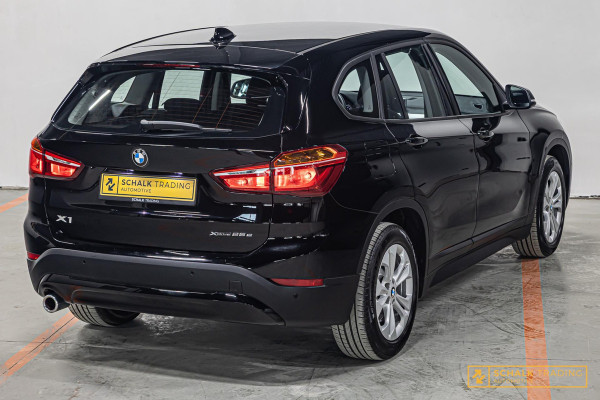 BMW X1 XDrive25e|Stoelverwarming|PDC|Dealer ond|Garantie