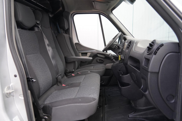 Opel Movano 2.3 CDTI L2H3 3-pers / Camera / Trekhaak / Navi / Cruise / Armsteun / 57dkm!
