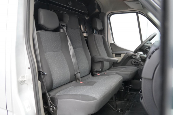 Opel Movano 2.3 CDTI L2H3 3-pers / Camera / Trekhaak / Navi / Cruise / Armsteun / 57dkm!