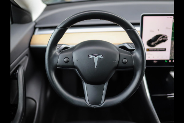 Tesla Model 3 Long Range AWD 75 kWh | Leder | Stoelverw. | Autopilot | Pano | Camera