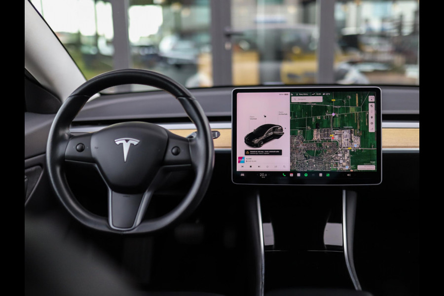 Tesla Model 3 Long Range AWD 75 kWh | Leder | Stoelverw. | Autopilot | Pano | Camera