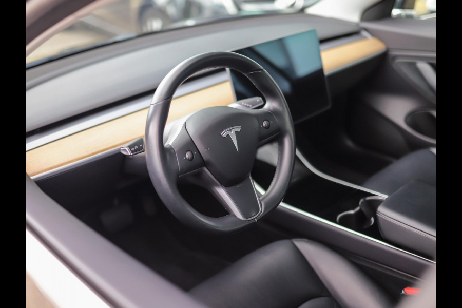 Tesla Model 3 Long Range AWD 75 kWh | Leder | Stoelverw. | Autopilot | Pano | Camera