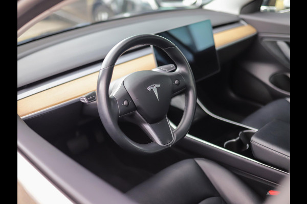 Tesla Model 3 Long Range AWD 75 kWh | Leder | Stoelverw. | Autopilot | Pano | Camera