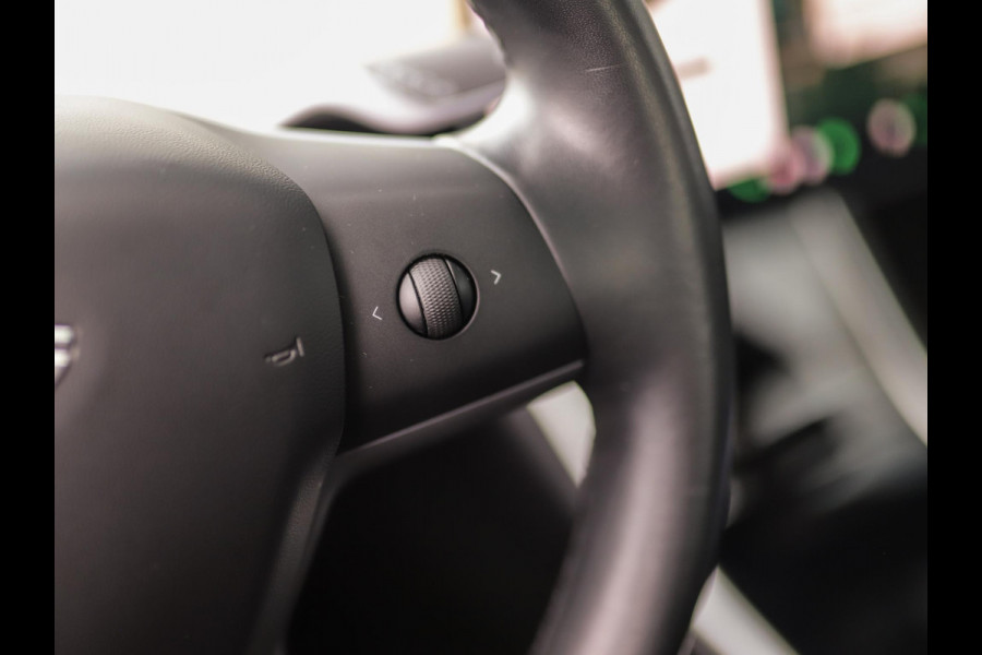 Tesla Model 3 Long Range AWD 75 kWh | Leder | Stoelverw. | Autopilot | Pano | Camera
