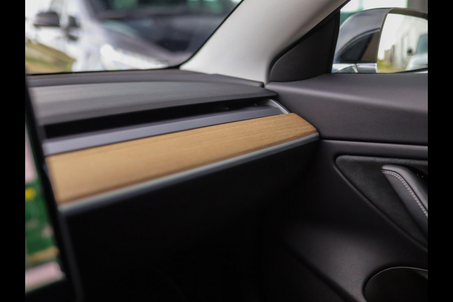 Tesla Model 3 Long Range AWD 75 kWh | Leder | Stoelverw. | Autopilot | Pano | Camera