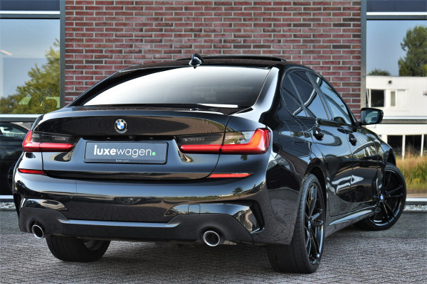 BMW 3-serie 330e M-Sport Pano H/K El-zetels Adp-onderstel El-klep Camera
