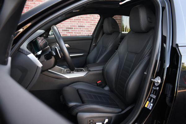 BMW 3-serie 330e M-Sport Pano H/K El-zetels Adp-onderstel El-klep Camera