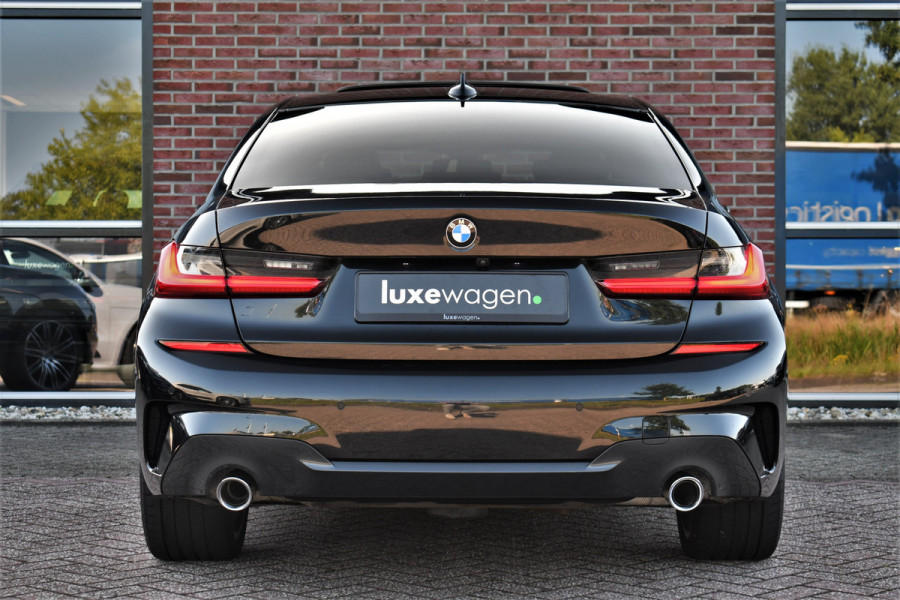 BMW 3-serie 330e M-Sport Pano H/K El-zetels Adp-onderstel El-klep Camera