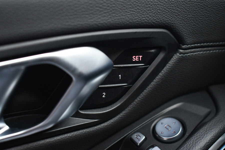 BMW 3-serie 330e M-Sport Pano H/K El-zetels Adp-onderstel El-klep Camera
