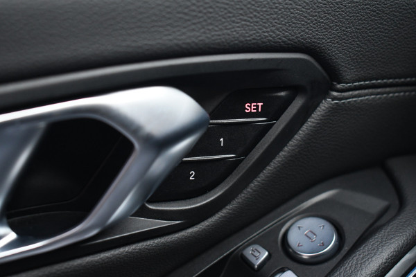 BMW 3-serie 330e M-Sport Pano H/K El-zetels Adp-onderstel El-klep Camera