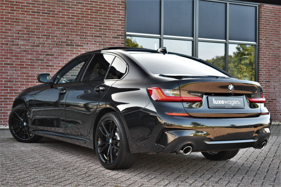 BMW 3-serie 330e M-Sport Pano H/K El-zetels Adp-onderstel El-klep Camera