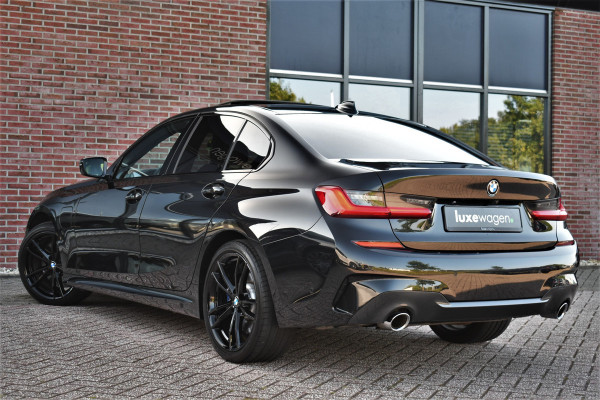 BMW 3-serie 330e M-Sport Pano H/K El-zetels Adp-onderstel El-klep Camera