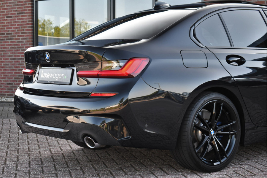BMW 3-serie 330e M-Sport Pano H/K El-zetels Adp-onderstel El-klep Camera